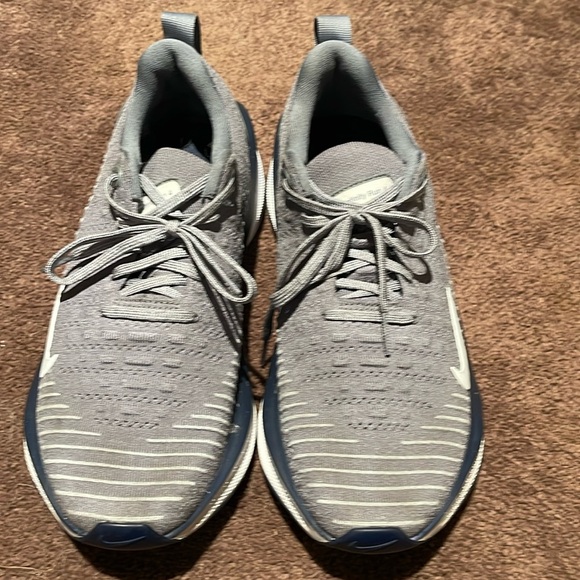 COPY - Nike women’s athletic shoes by the brand Nike reacts Infiniti run 4 - Picture 6 of 6